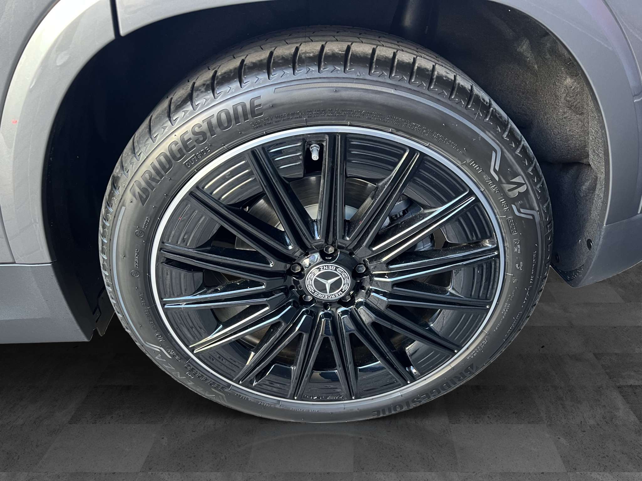 Mercedes-Benz GLA 250e AMG 2026 gris - foto 6