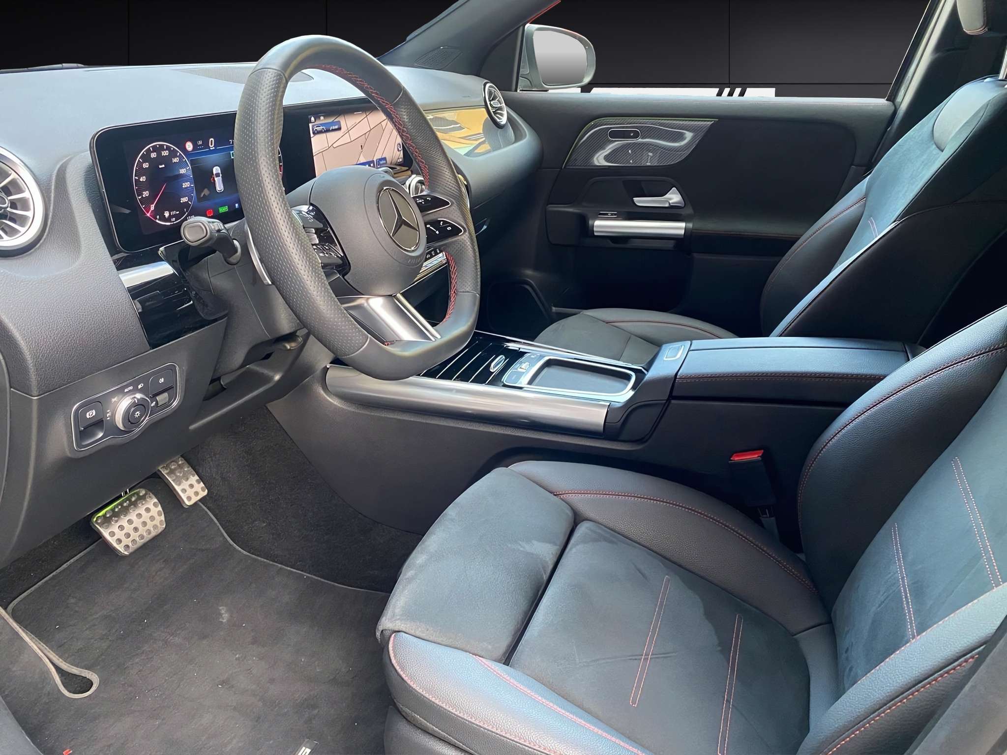 Mercedes-Benz GLA 250e AMG 2026 gris - foto 8