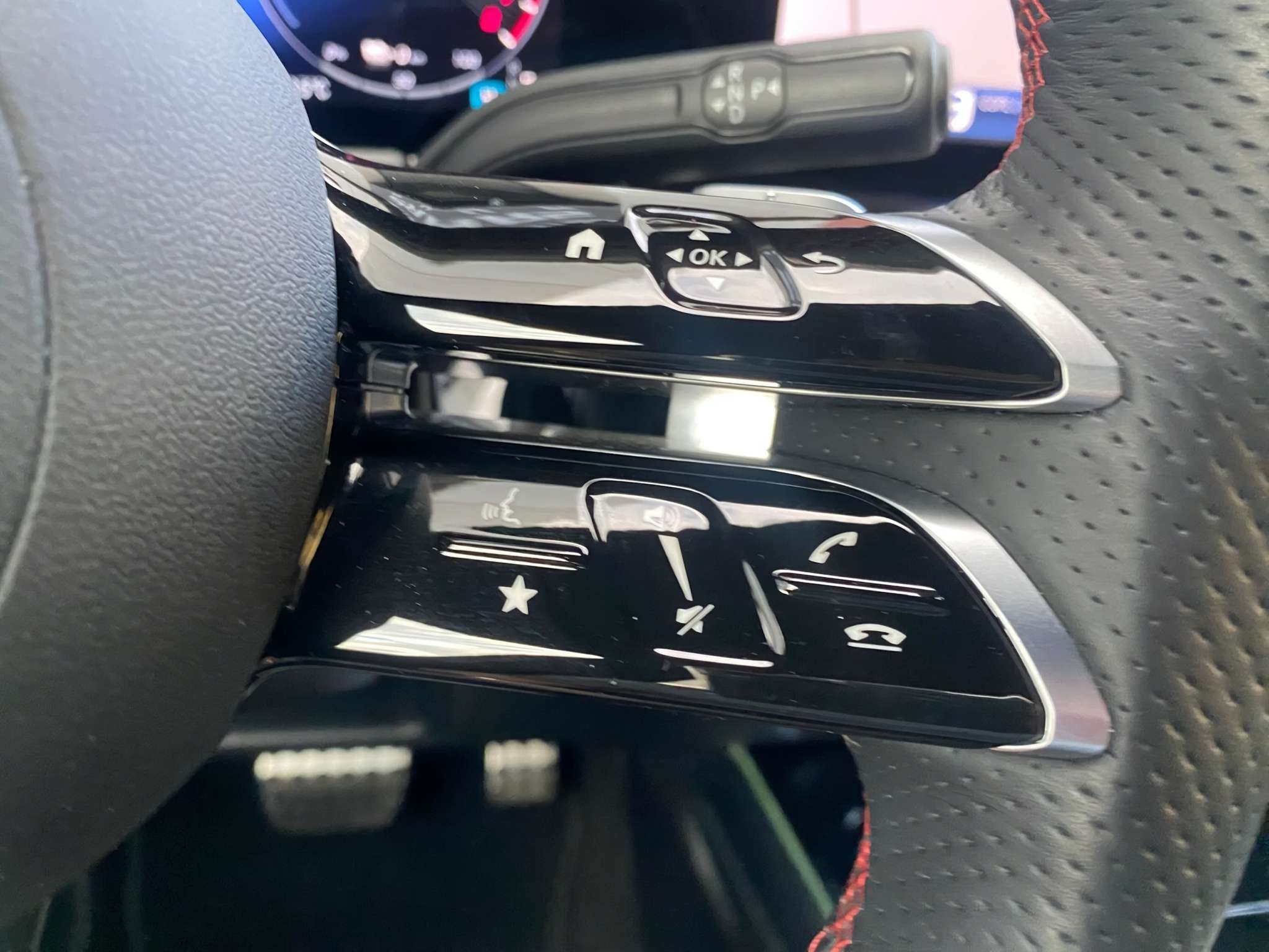 Mercedes-Benz GLA 250e AMG 2026 gris - foto 12