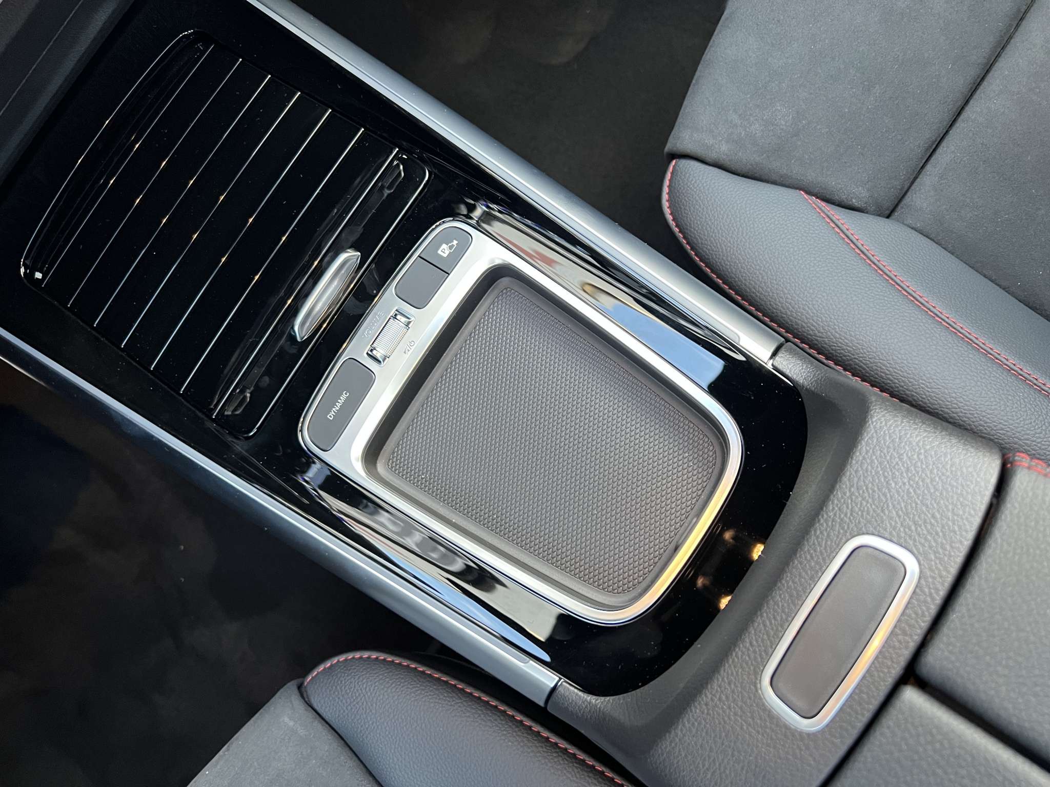 Mercedes-Benz GLA 250e AMG 2026 gris - foto 15