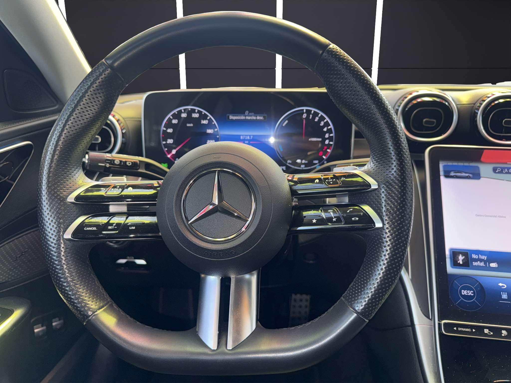 Mercedes-Benz Clase C 300e AMG 2023 blanco - foto 12