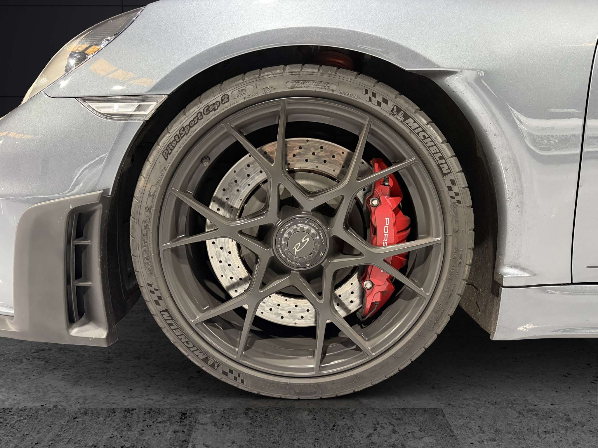 Porsche 718 Spyder RS 2024 gris - foto 7
