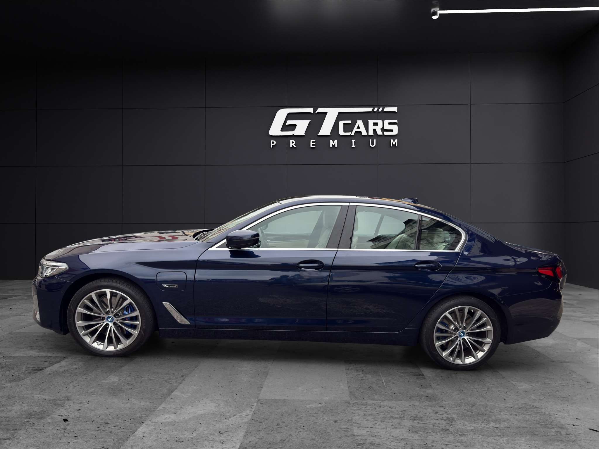 BMW Serie 5  530e 2022 azul - foto 3