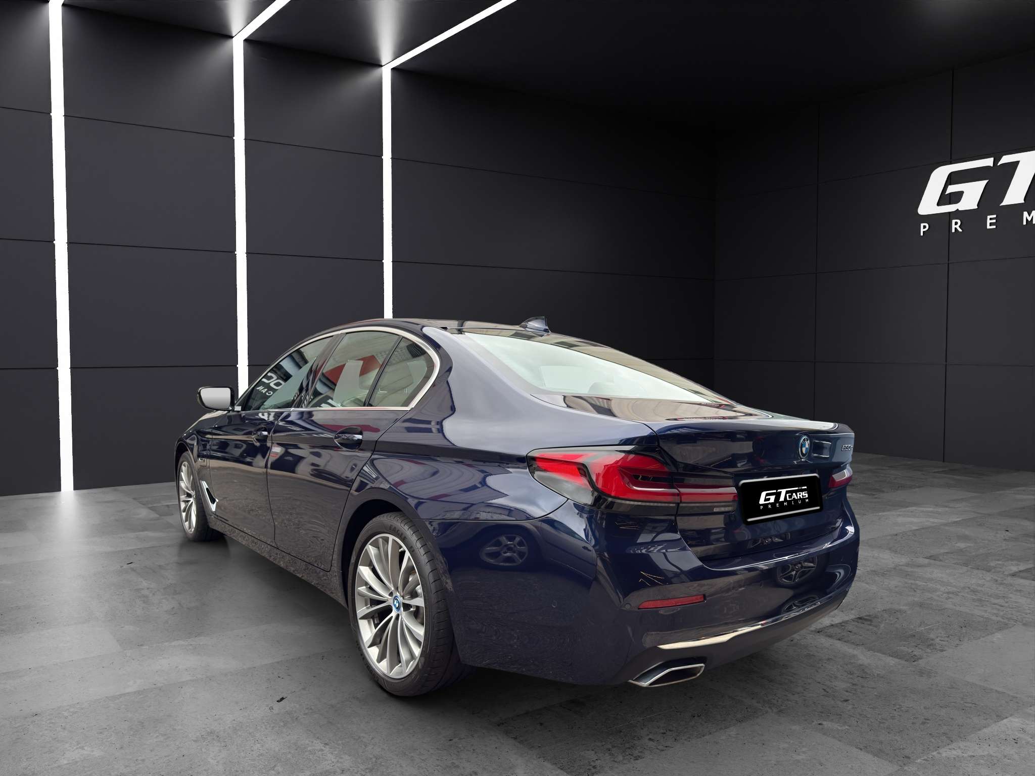 BMW Serie 5  530e 2022 azul - foto 5