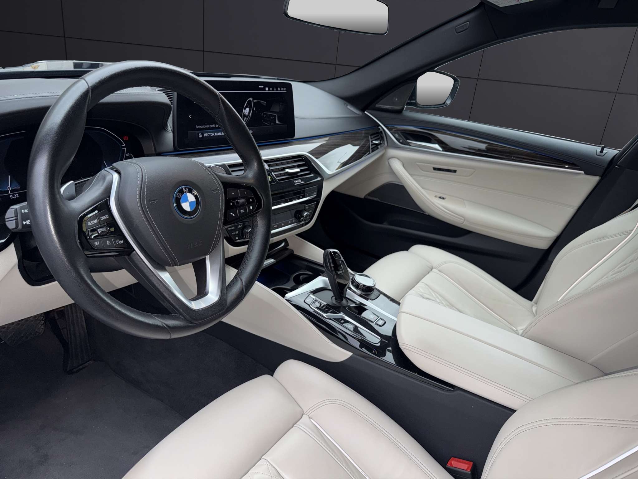 BMW Serie 5  530e 2022 azul - foto 10