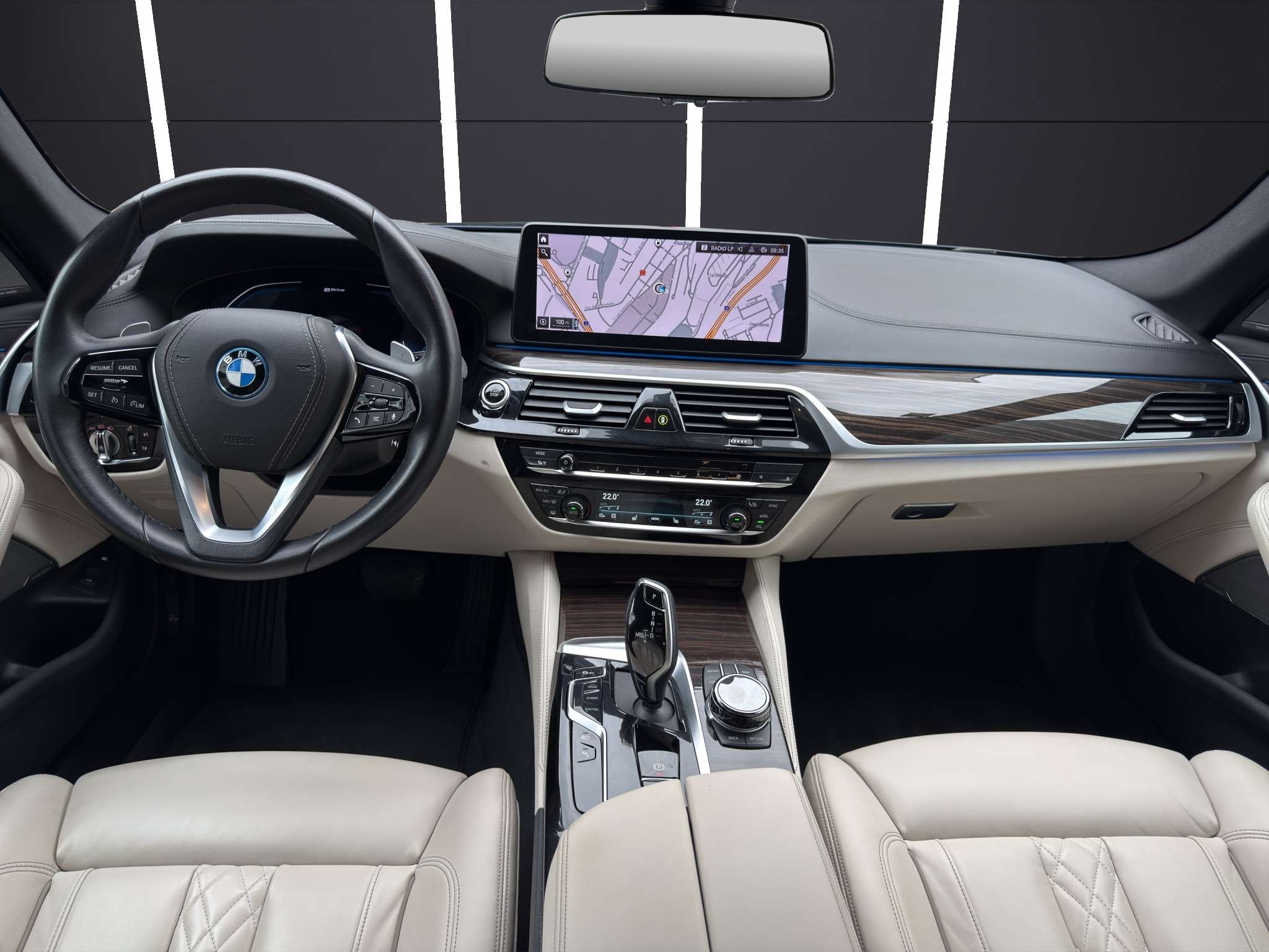 BMW Serie 5  530e 2022 azul - foto 11