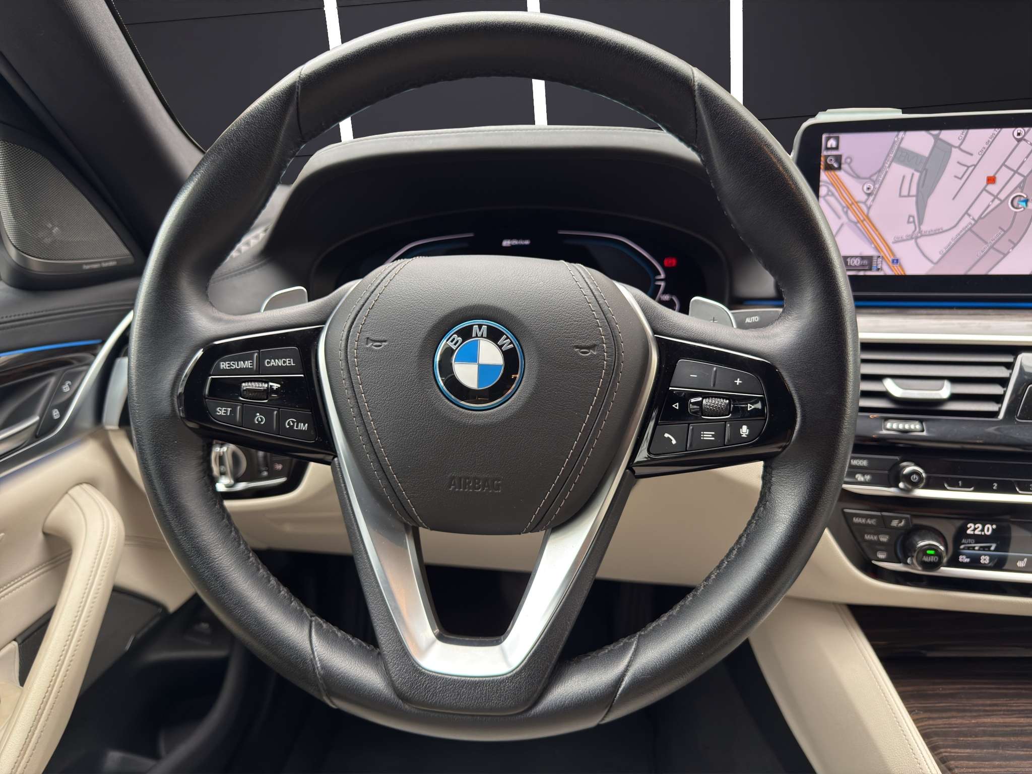 BMW Serie 5  530e 2022 azul - foto 12