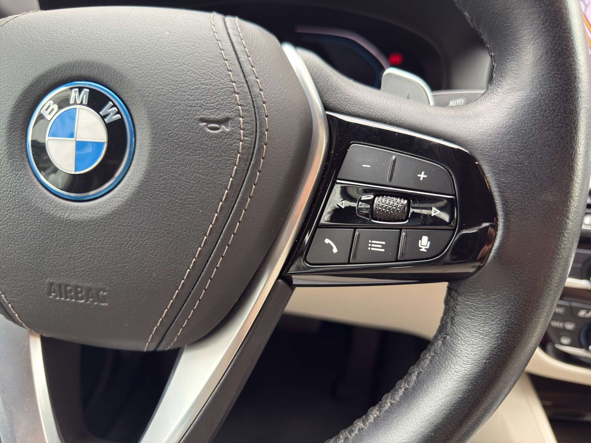 BMW Serie 5  530e 2022 azul - foto 13