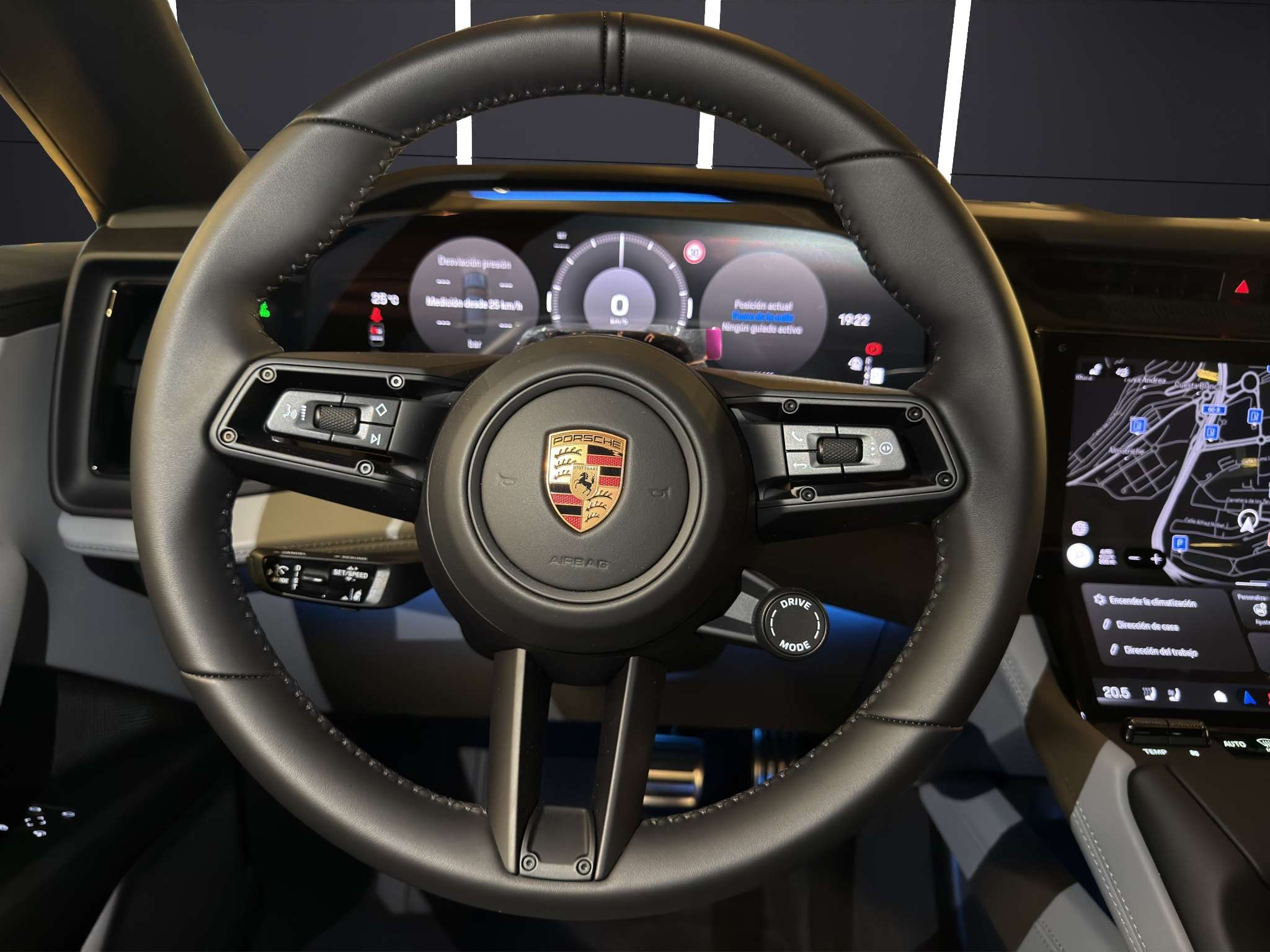 Porsche Cayenne SUV ELECTRIC 2026 azul marino - foto 9