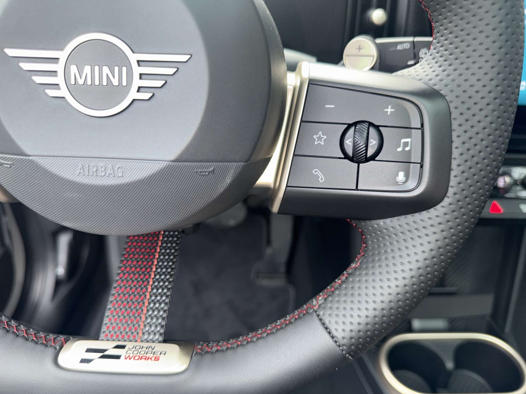 Mini Cooper S JCW 2026 blanco - foto 11