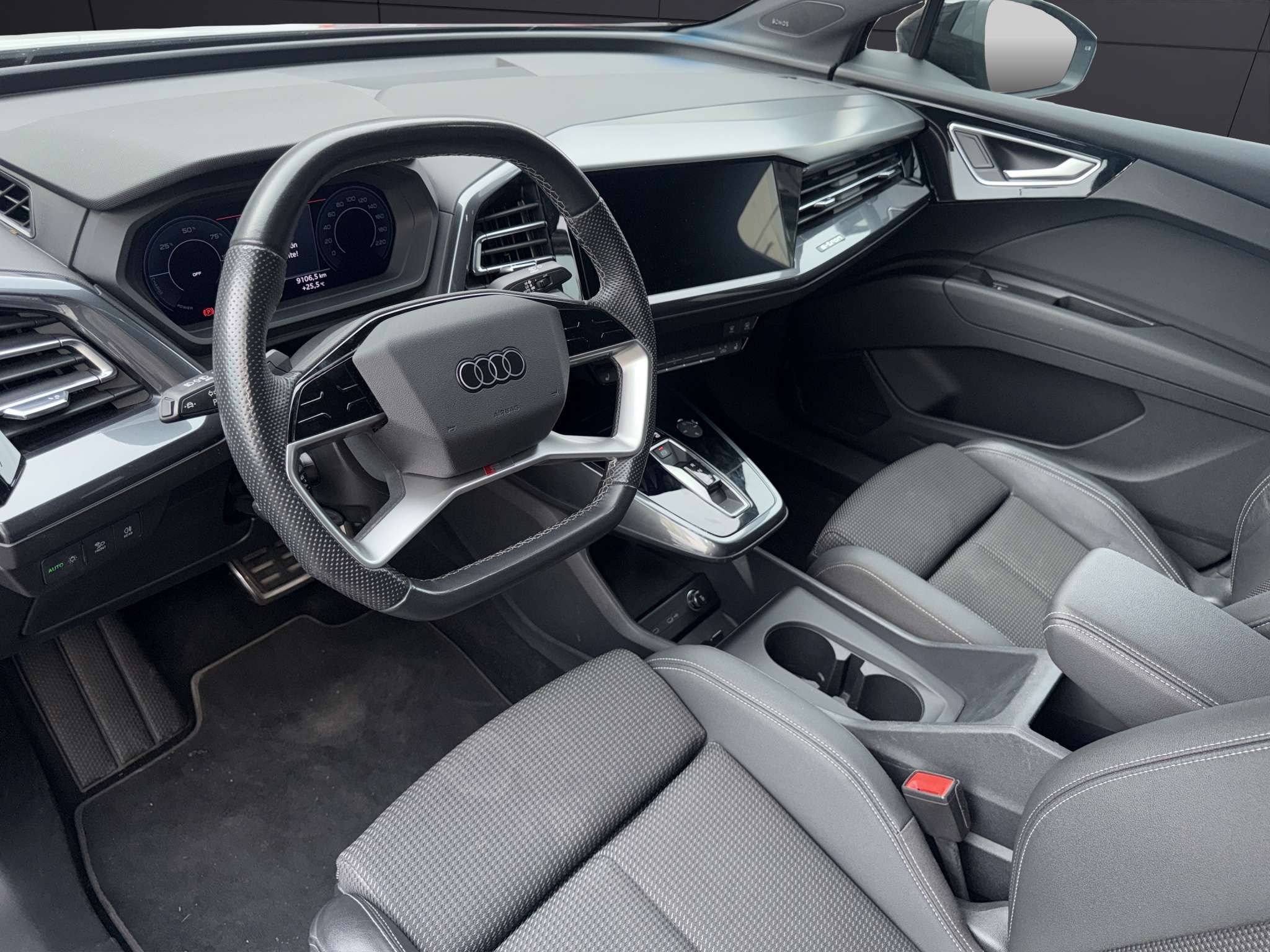 Audi Q4 Sportback 45 E-Tron 2024 gris - foto 9