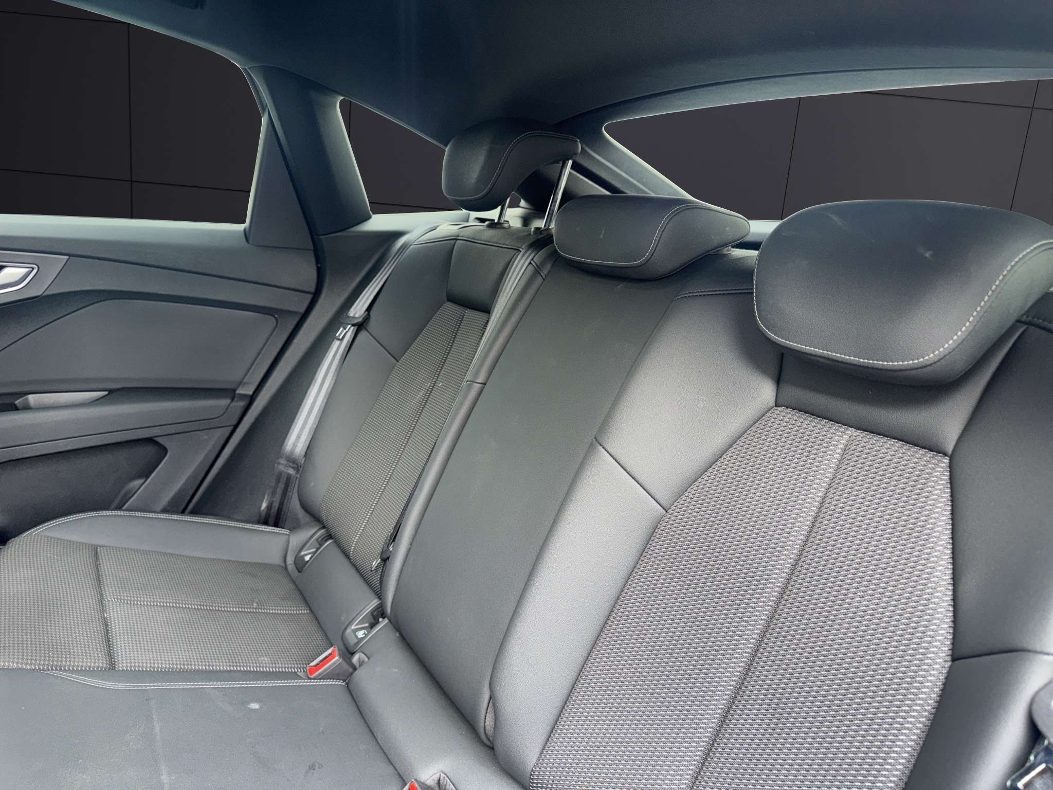 Audi Q4 Sportback 45 E-Tron 2024 gris - foto 16