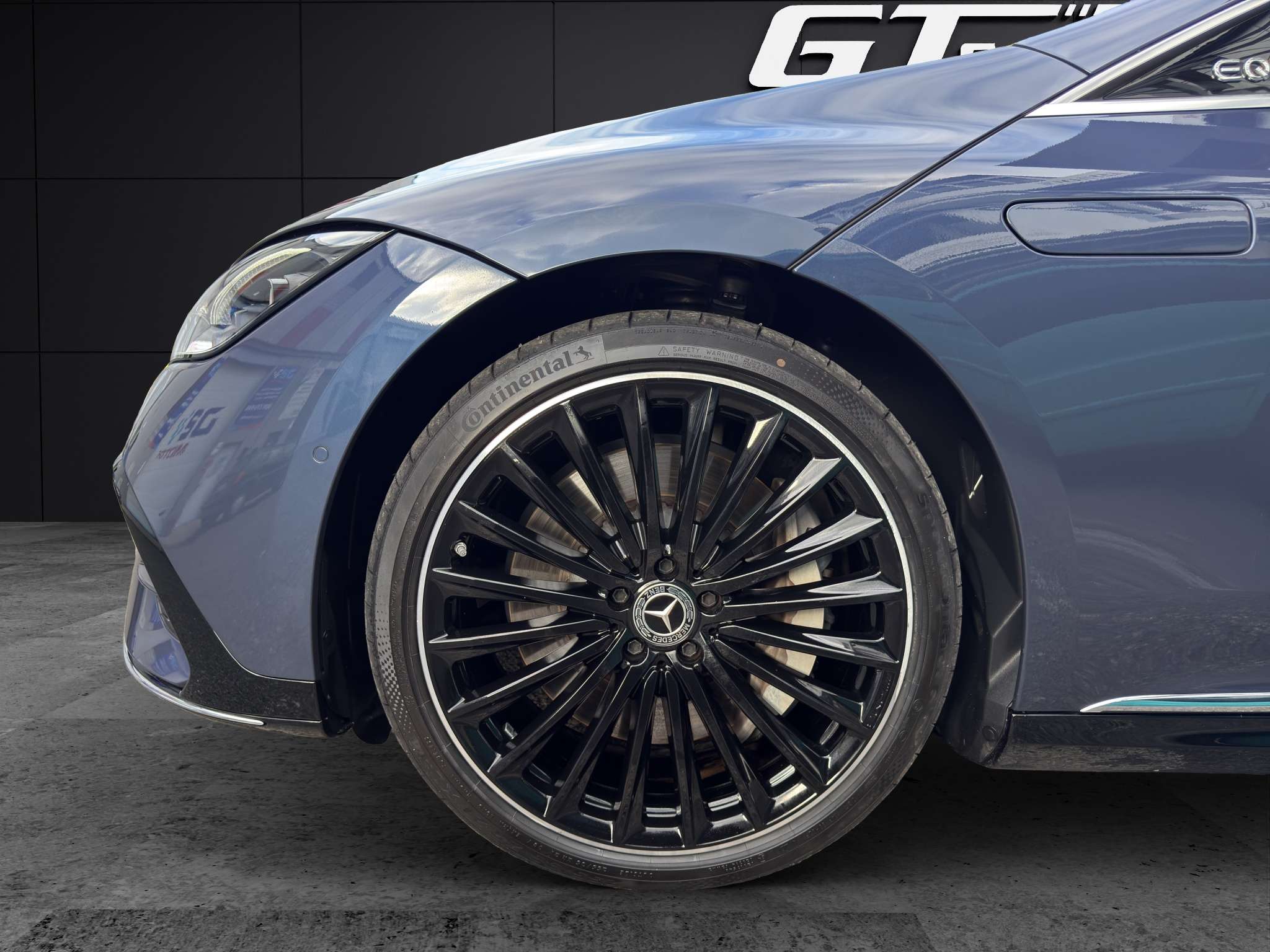Mercedes-Benz EQE 350 AMG 2023 azul - foto 17