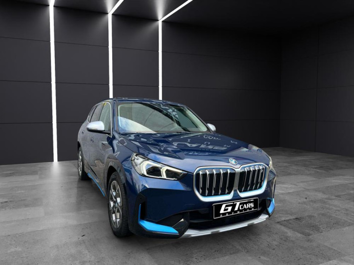 BMW IX1 xDrive30 2023 azul