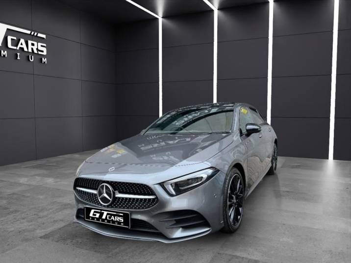 Mercedes-Benz Clase A 250e AMG 2023 gris montaña