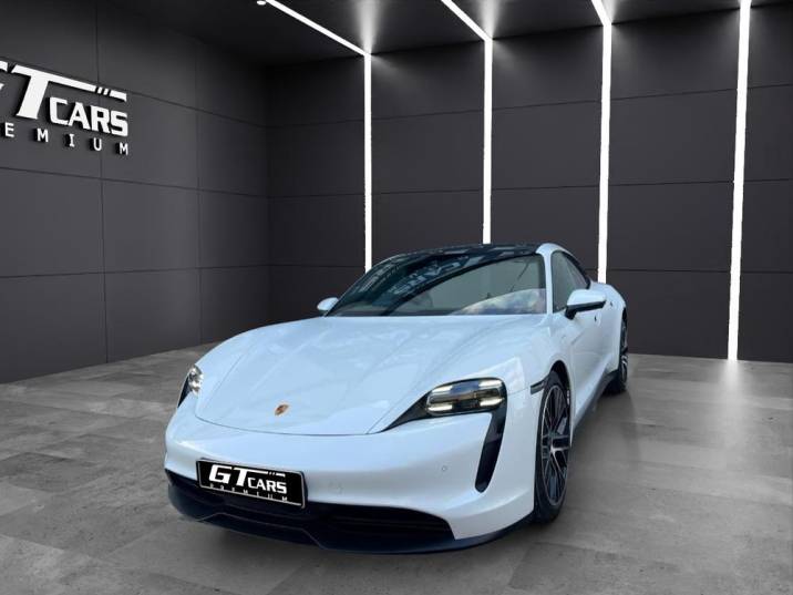 Porsche Taycan . 2022 blanco