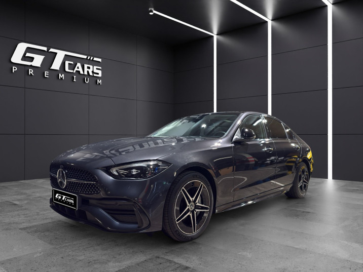 Mercedes-Benz Clase C 300de AMG 2024 gris
