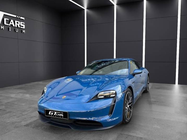 Porsche Taycan . 2021 azul