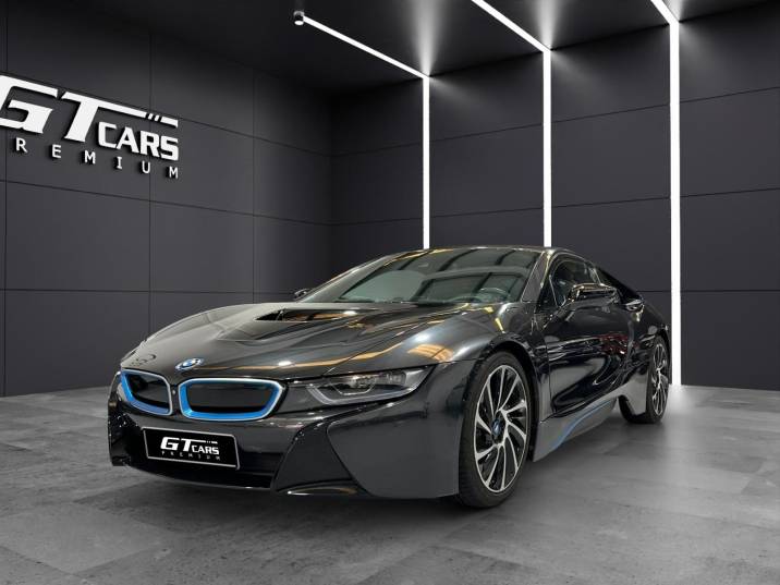 BMW I8  . 2015 negro