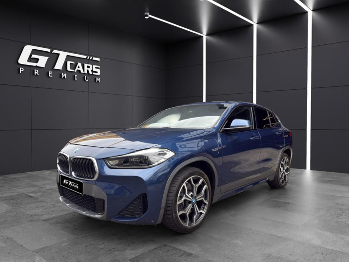 BMW X2 xDrive25e M 2022 azul