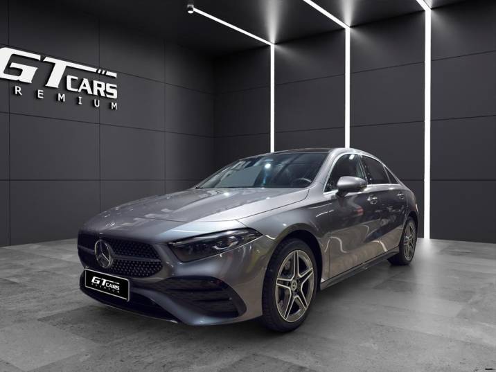 Mercedes-Benz Clase A Sedan 250e AMG 2023 gris montaña
