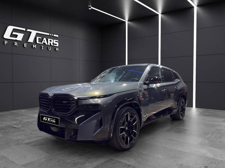 BMW XM . 2025 gris