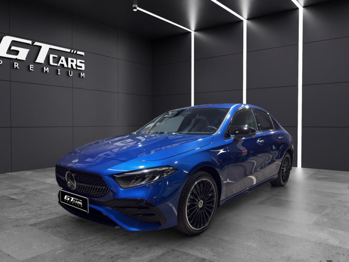 Mercedes-Benz Clase A Sedan 250e AMG 2025 azul espectral