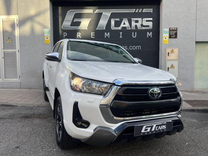 Toyota HILUX Doble Cabina 2.8 204D 4x4 VX 2022 blanco
