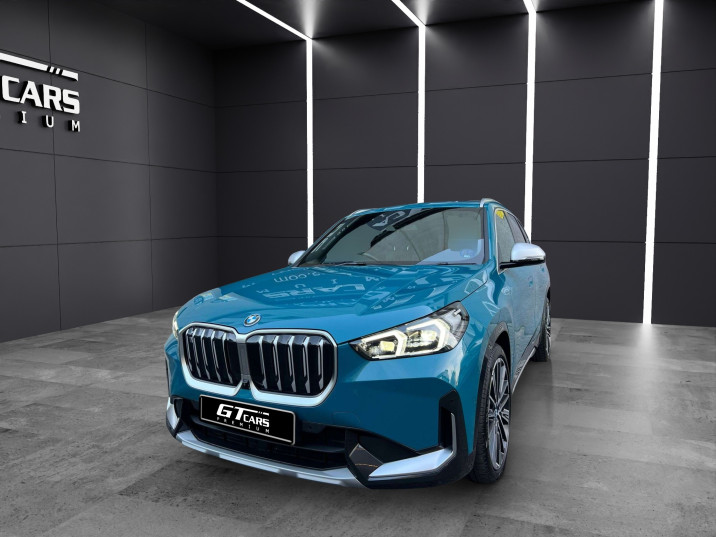 BMW IX1 xDrive 30 2023 azul