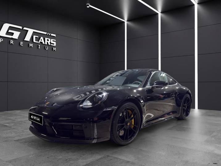 Porsche 911 GTS 2022 negro