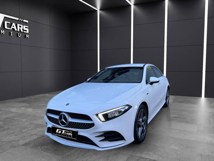 Mercedes-Benz Clase A Sedan 250e AMG 2022 blanco