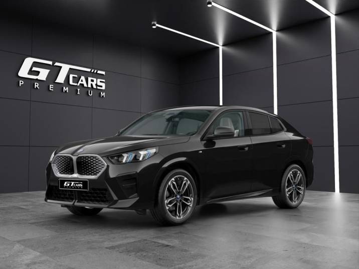 BMW iX2 eDrive20 2024 negro