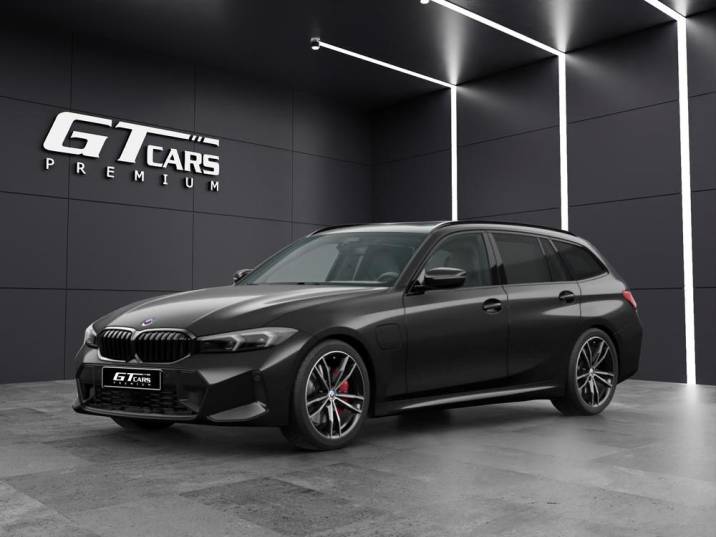 BMW Serie 3 330e xDrive Touring 2023 negro