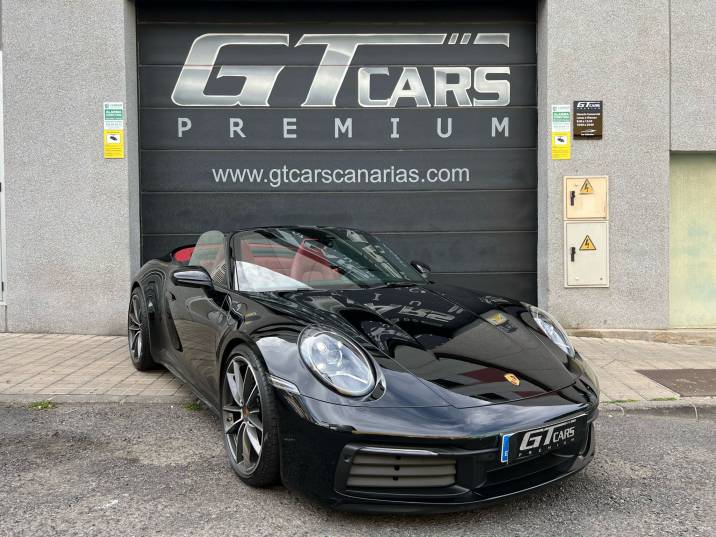 Porsche 911 Cabriolet 2021 negro
