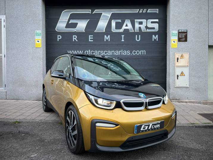 BMW I3  . 2021 amarillo