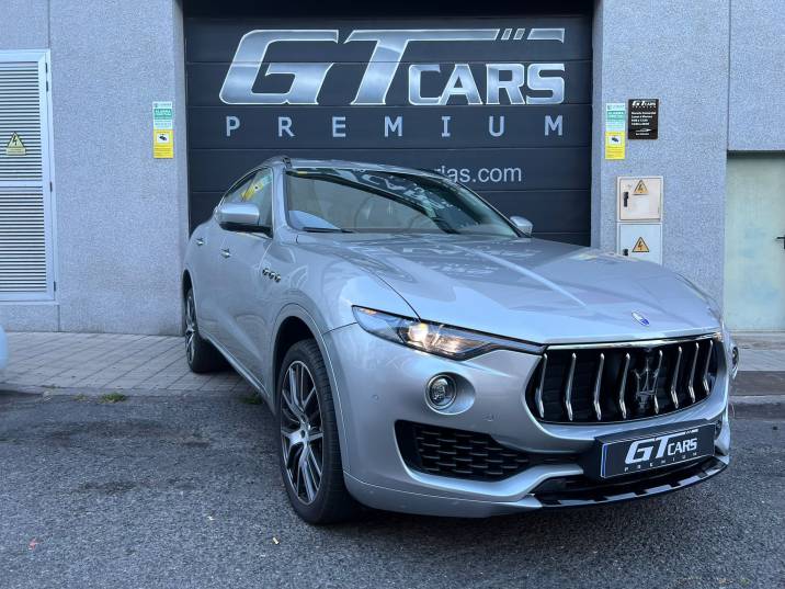 Maserati Levante  SQ4 2017 gris