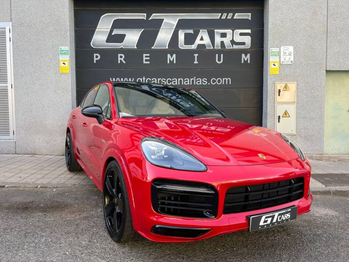 Porsche Cayenne COUPE 2021 rojo