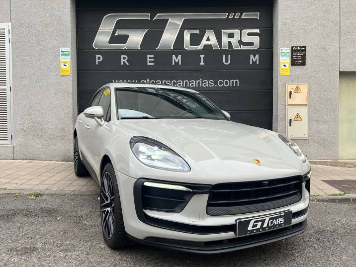Porsche Macan . 2022 gris
