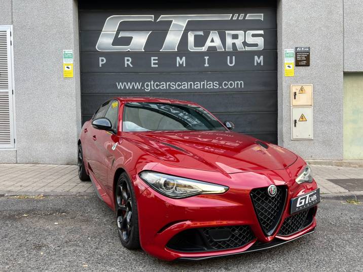 Alfa romeo Giulia Quadrifoglio 2.9 V6 2021 burdeos