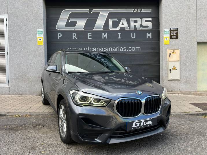 BMW X1 sDrive18i 2021 gris