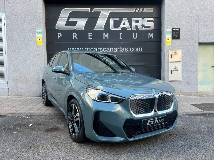 BMW IX1 20 PACK M 2024 verde