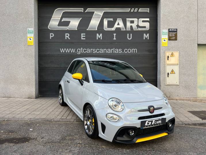 Abarth 695 Competizione 2024 blanco