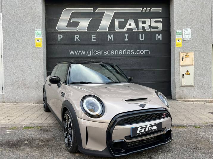 Mini Cooper S 2022 dorado